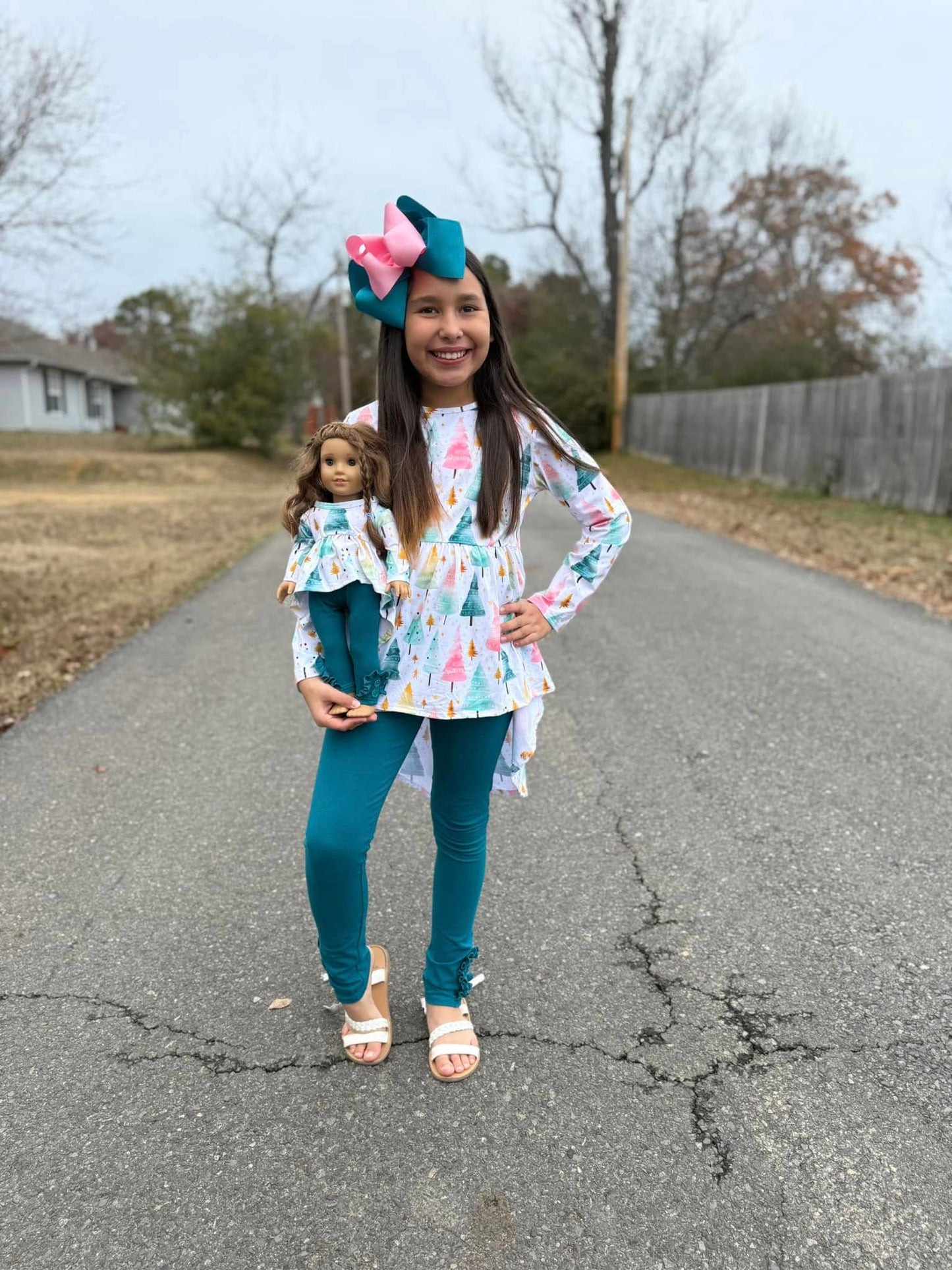 DOLL watercolor tree hi low top and peacock ruffle button leggings set