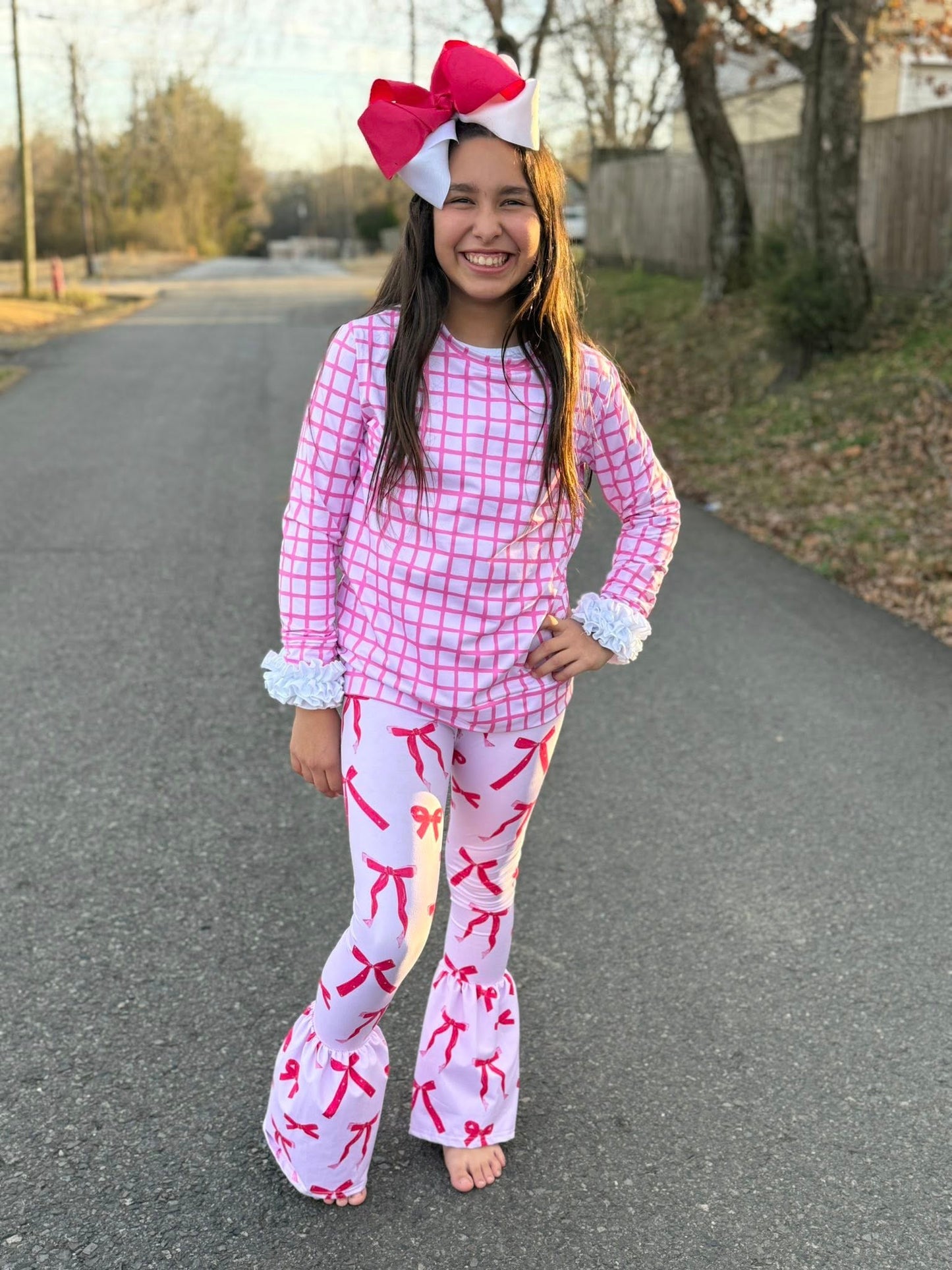 pink/white checkered light sweater