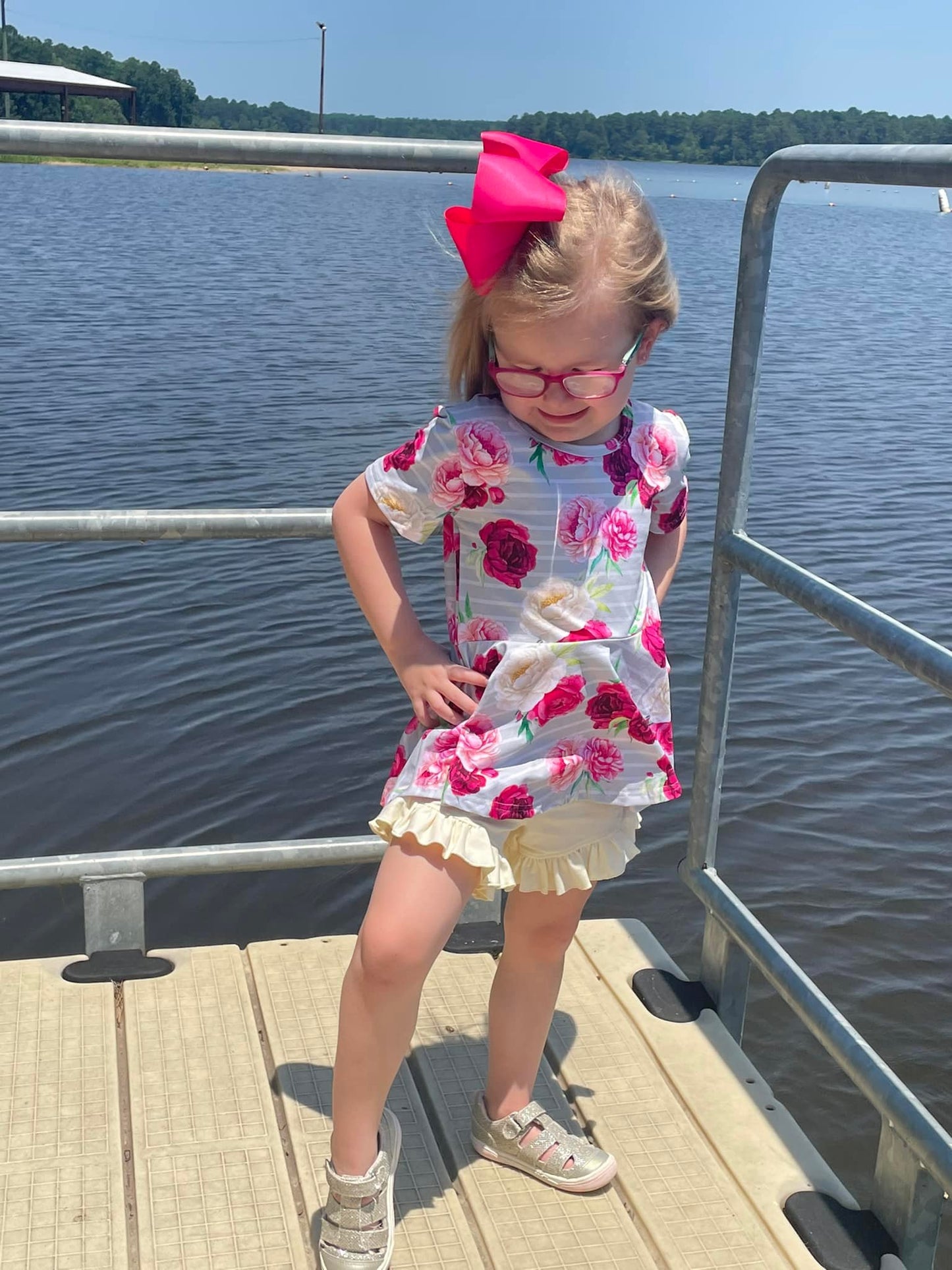 big floral stripe ss twirl top