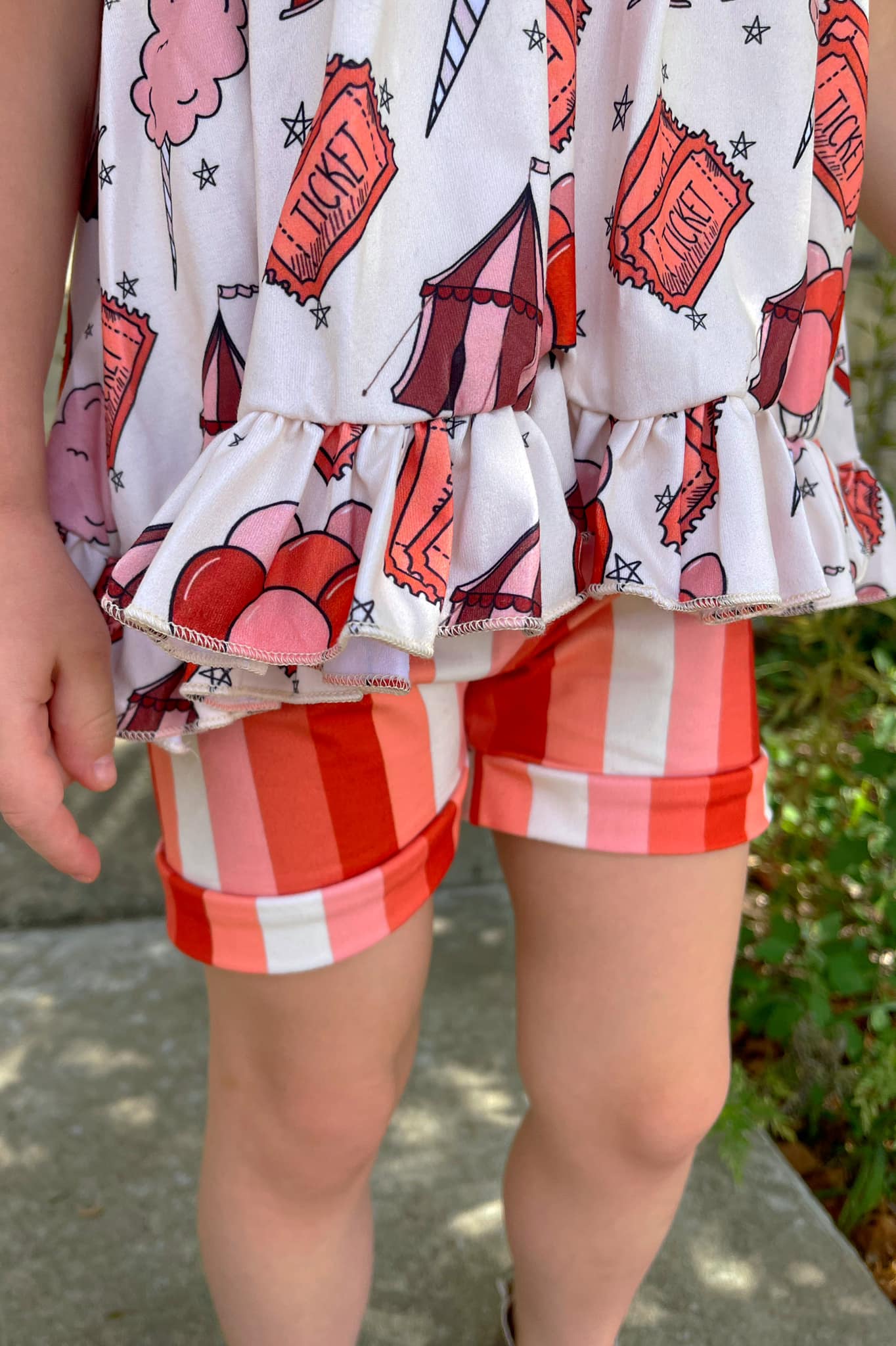 Retro pink vertical stripe button shorts