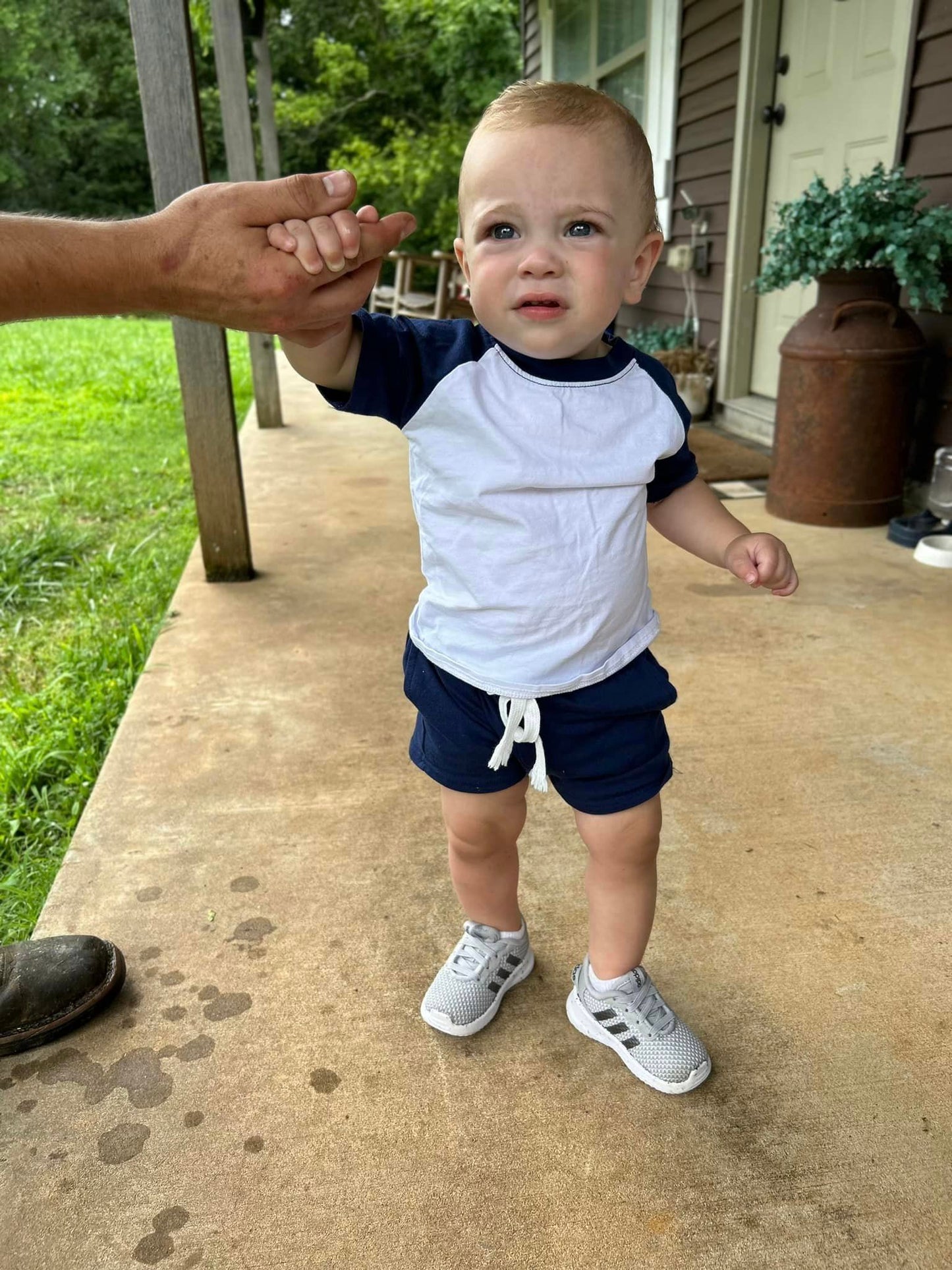 navy/white ss raglan