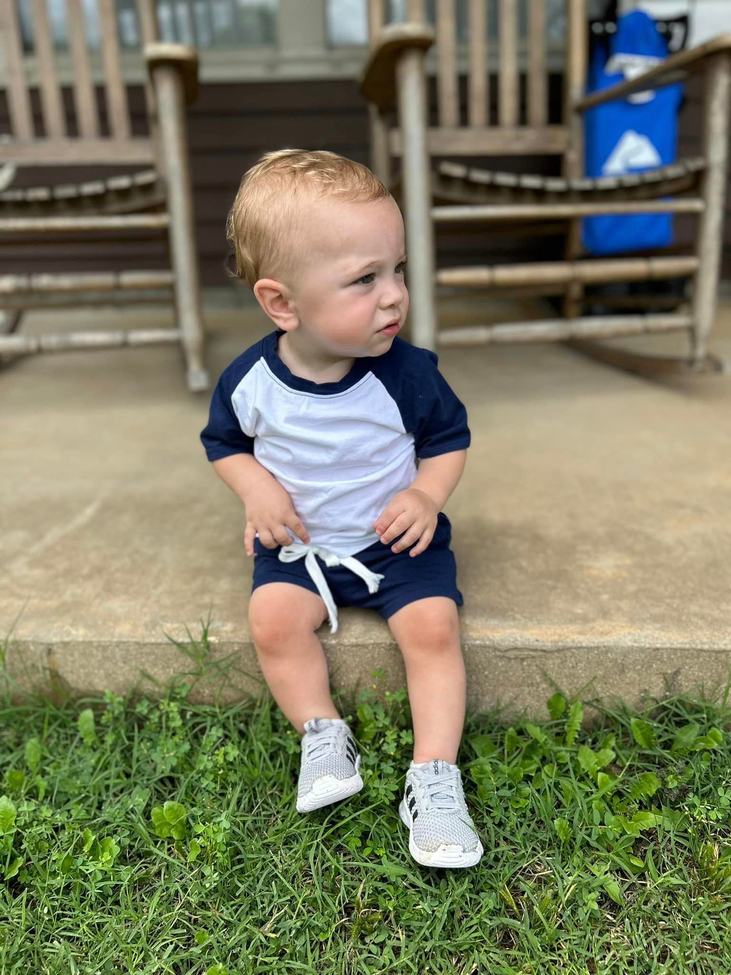 navy/white ss raglan