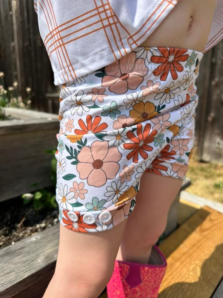 flower button shorts