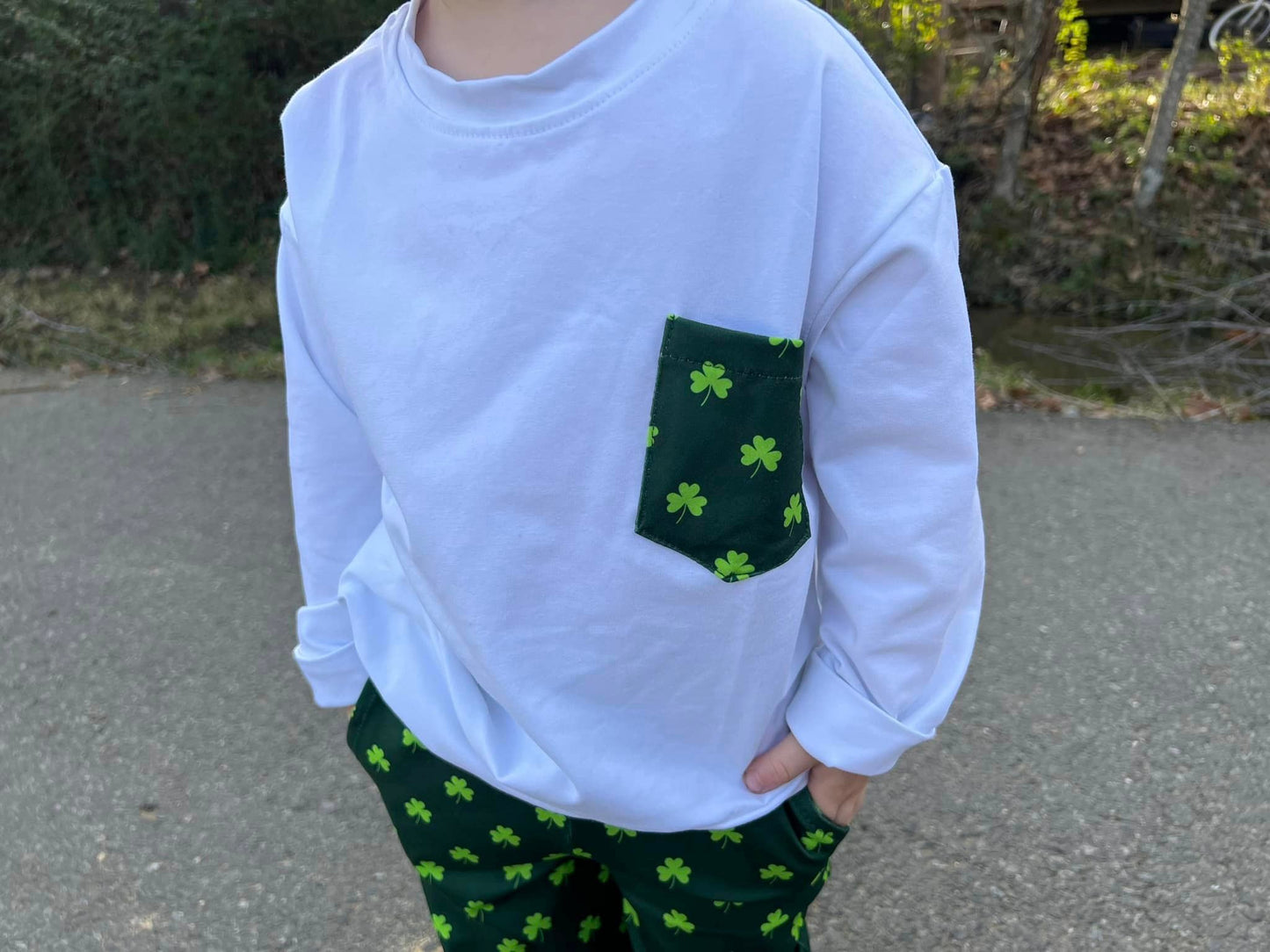 white green clover pocket light sweater