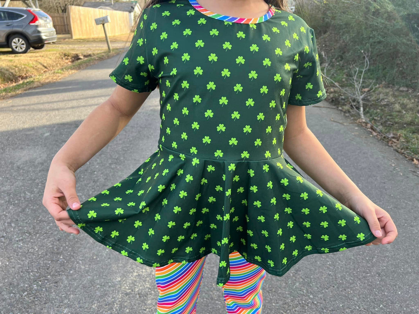 green clover twirl top