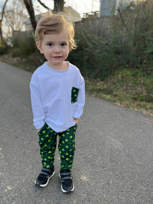 white green clover pocket light sweater