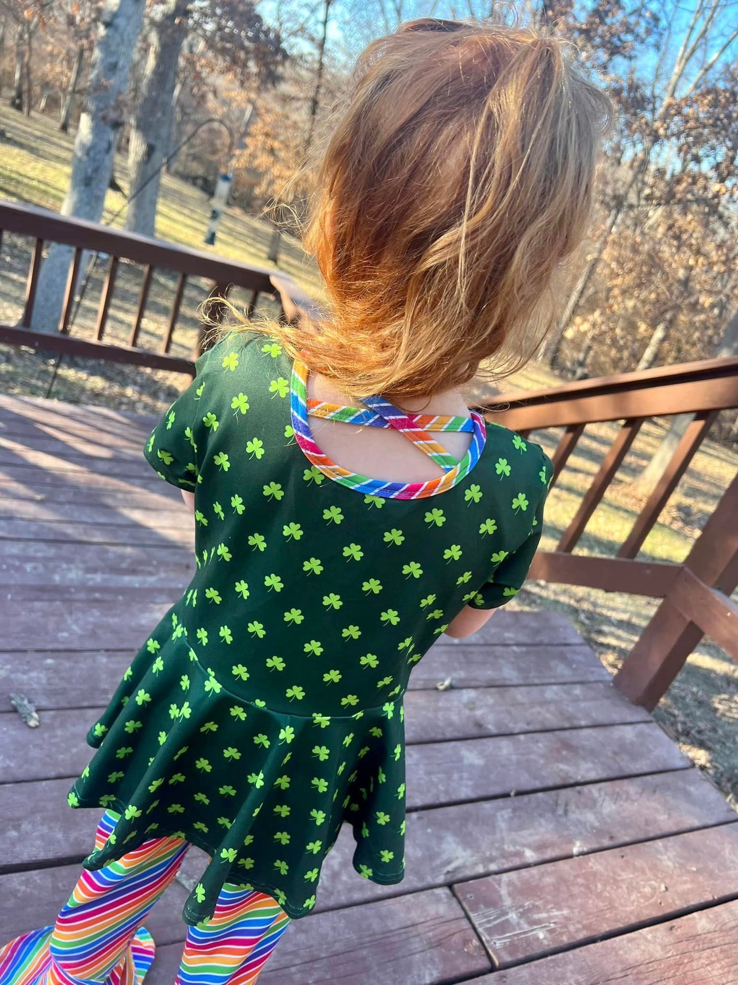 green clover twirl top