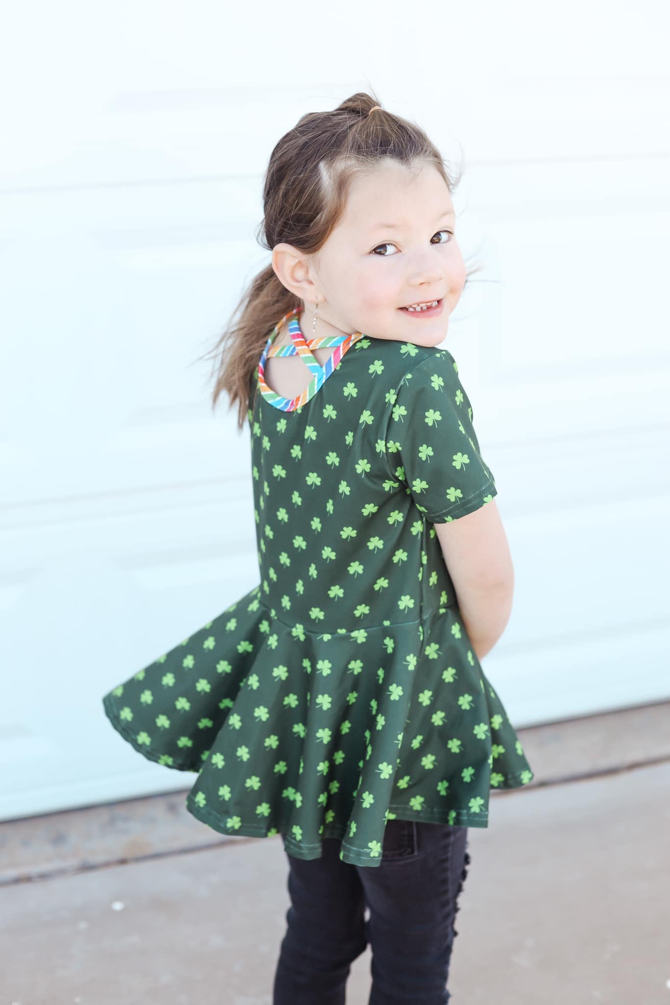 green clover twirl top