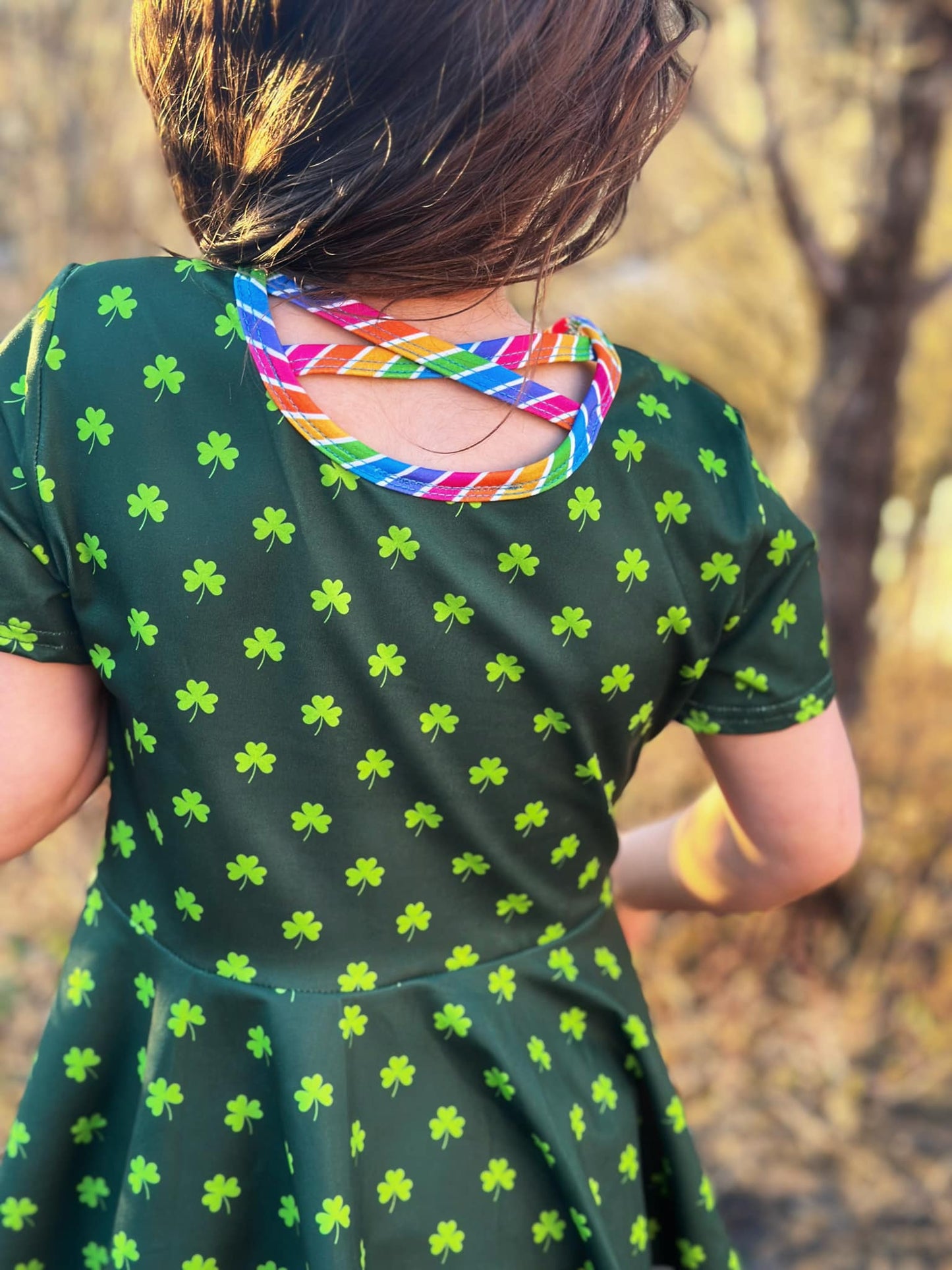 green clover twirl top