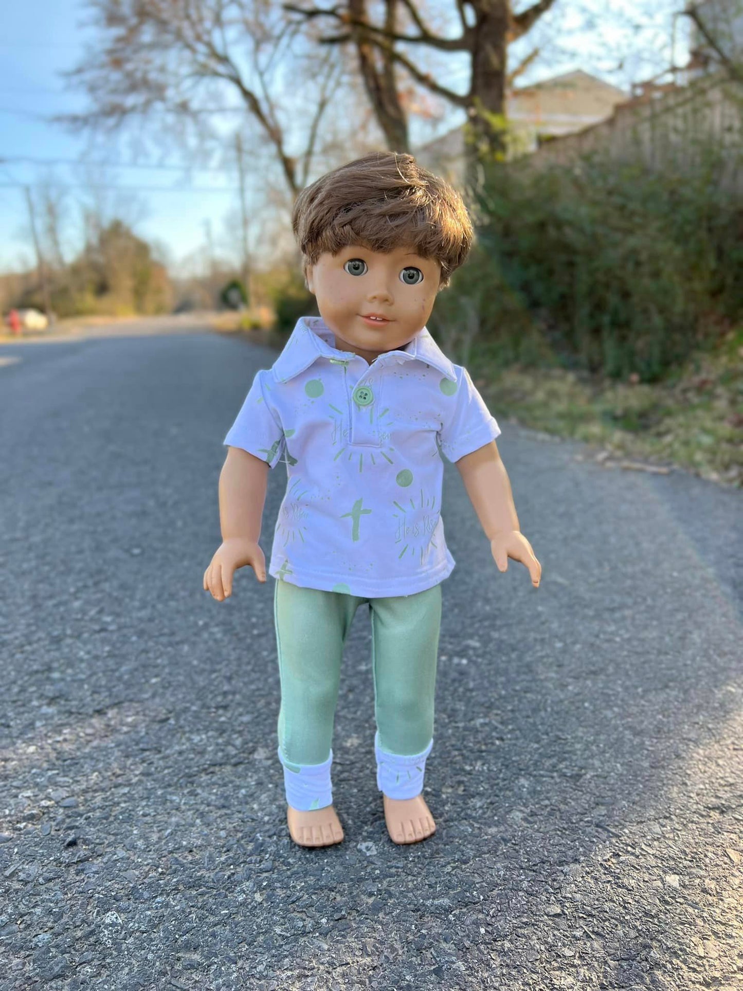 DOLL he is risen collar tee and Olive jogger he is risen cuffs set