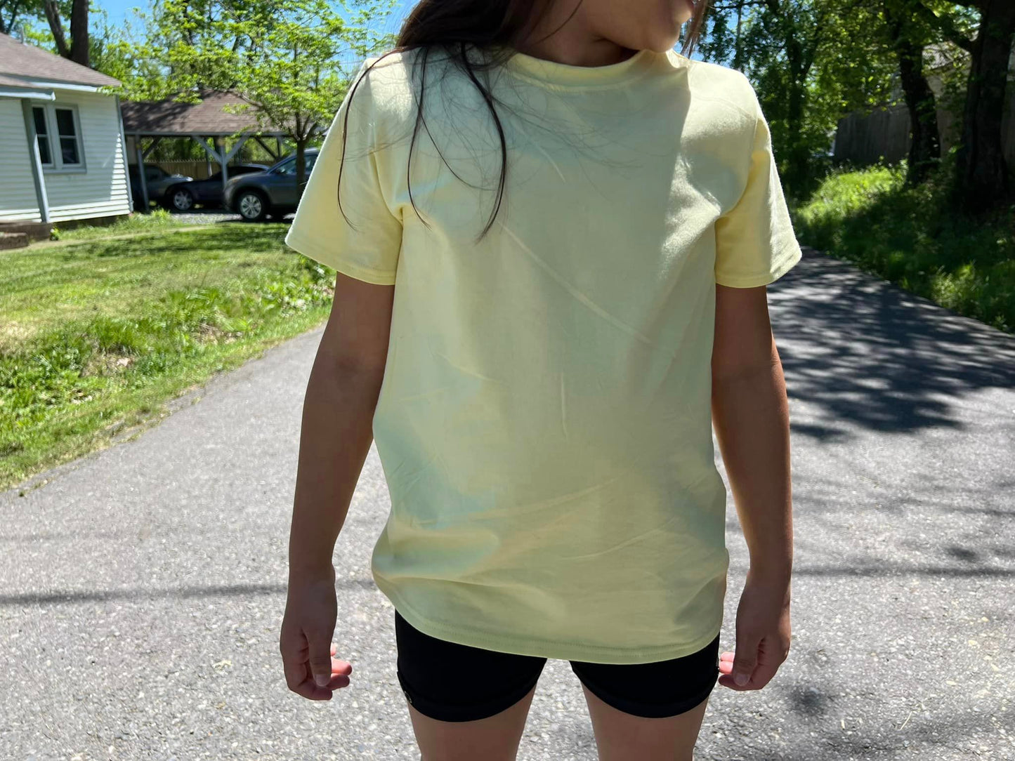 Spring yellow oversized tee