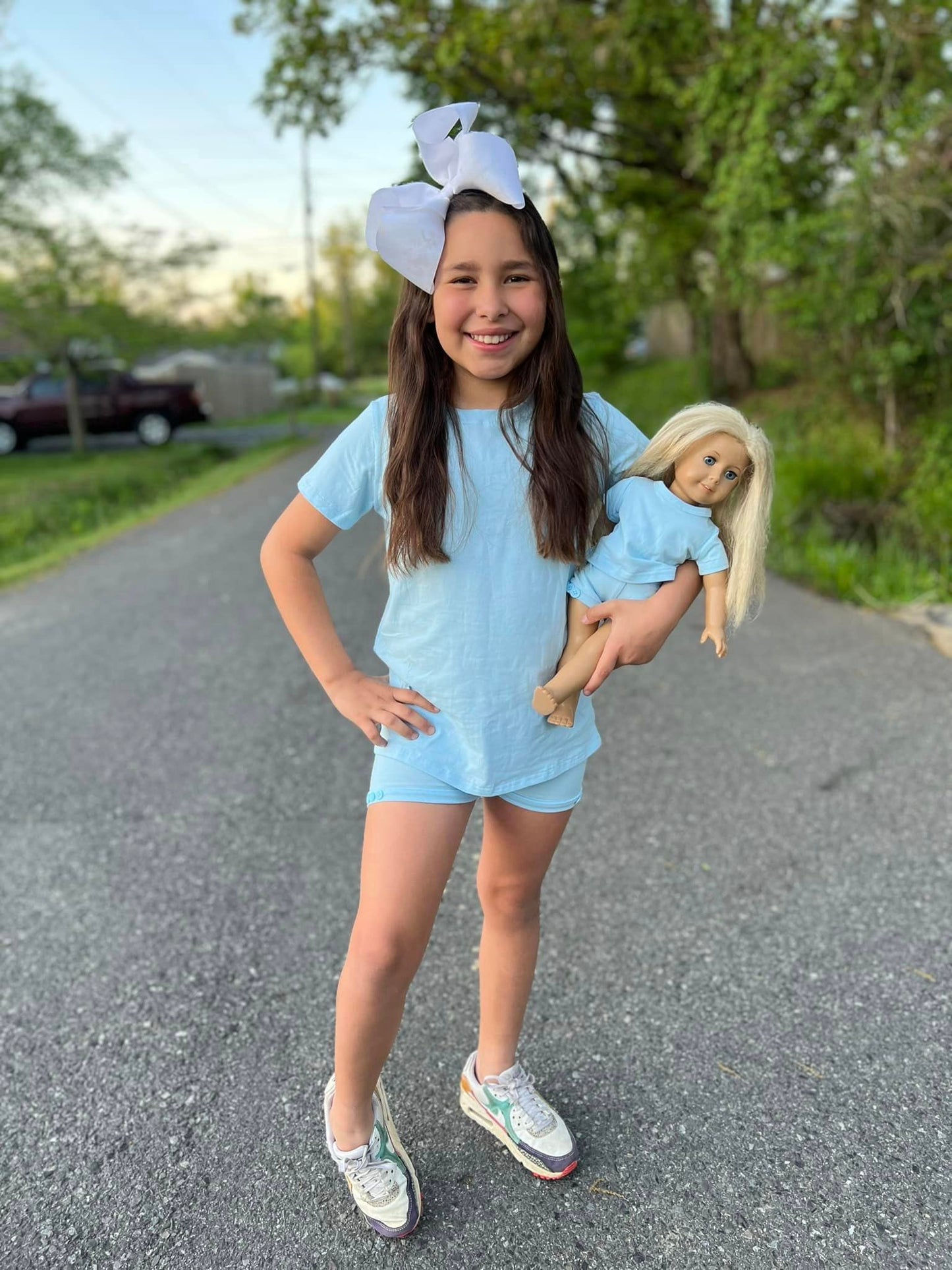 DOLL Sky blue oversized tee and button shorts set