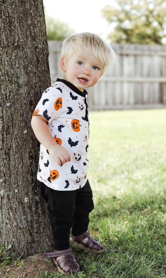 pumpkins and bats button pocket tee