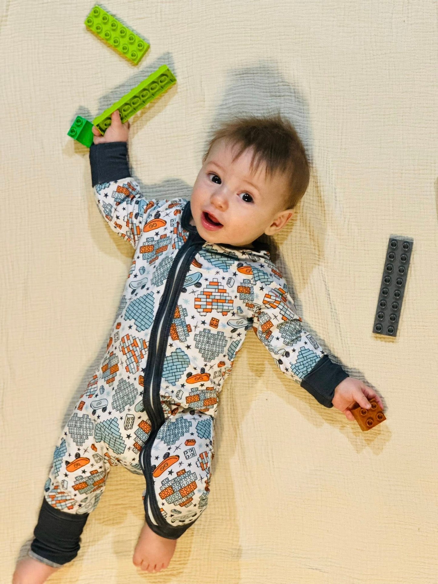 Lego zippy with grey accents