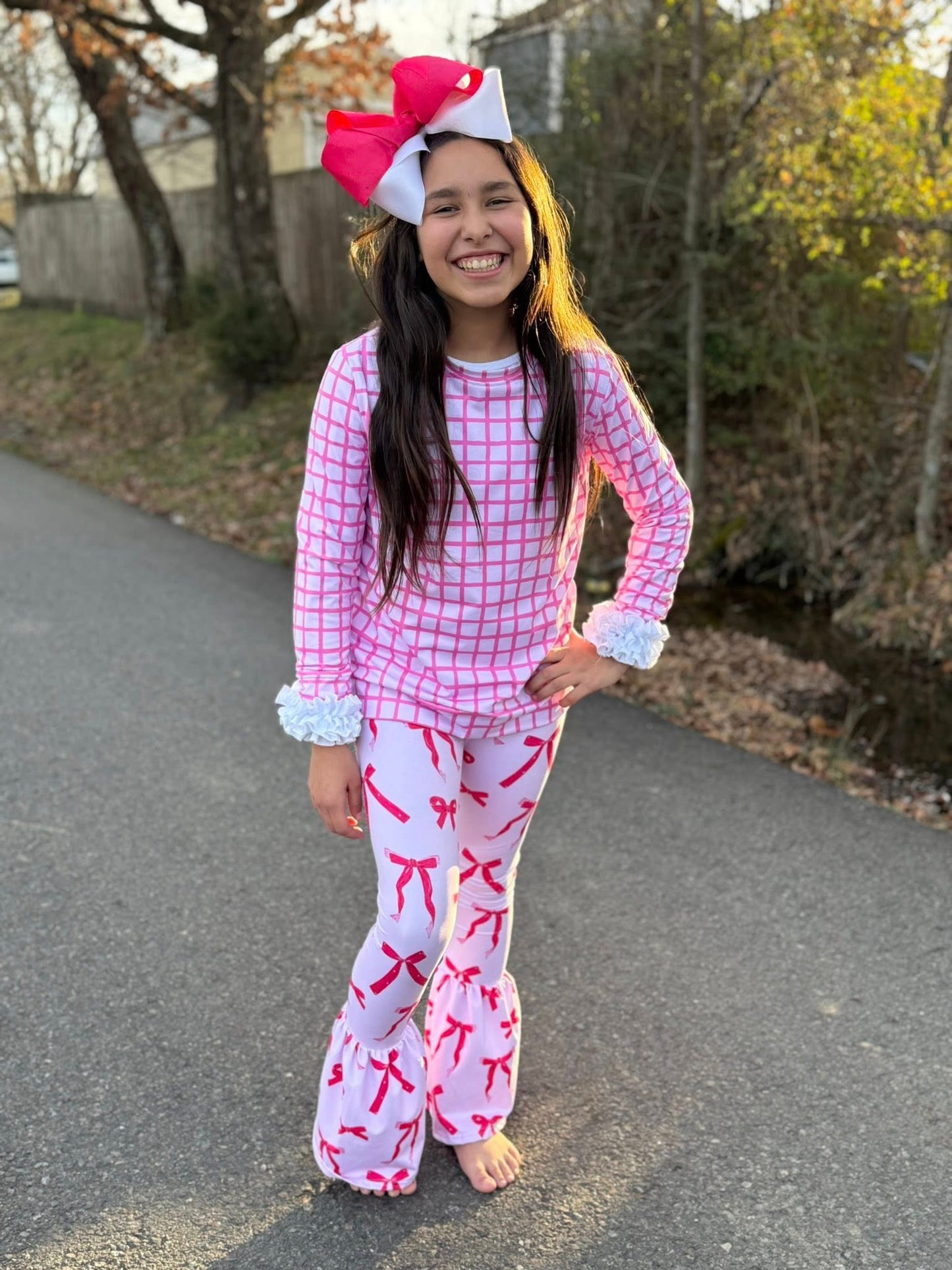 pink/white checkered light sweater