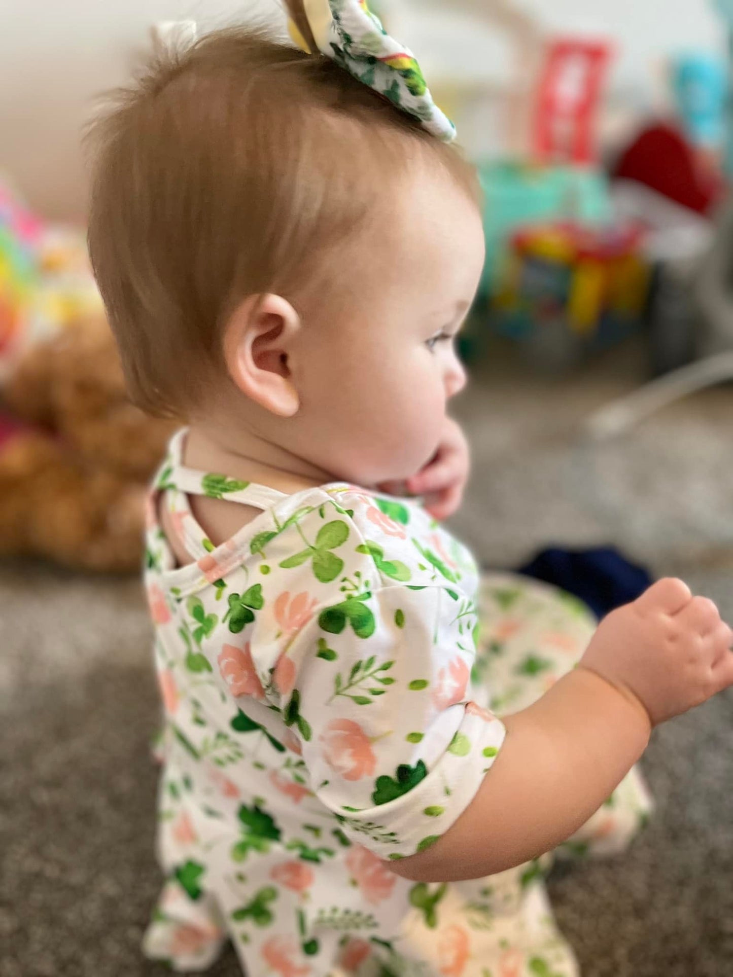 short sleeve shamrock twirl top