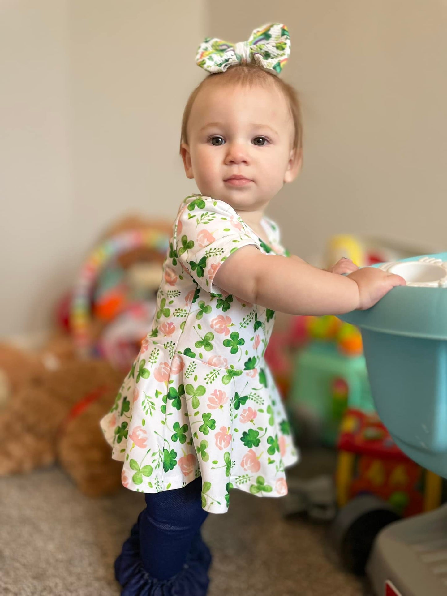 short sleeve shamrock twirl top