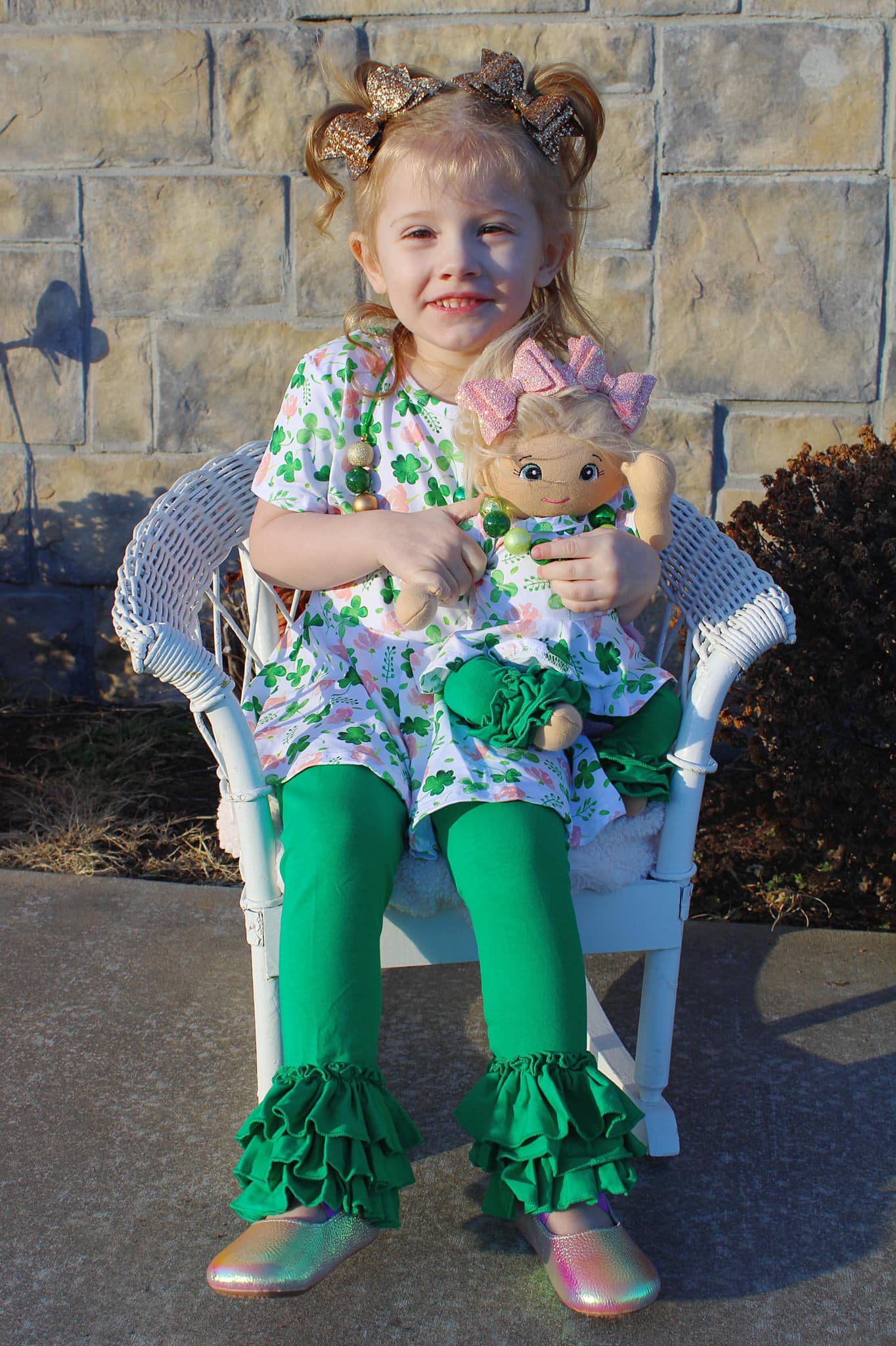 short sleeve shamrock twirl top