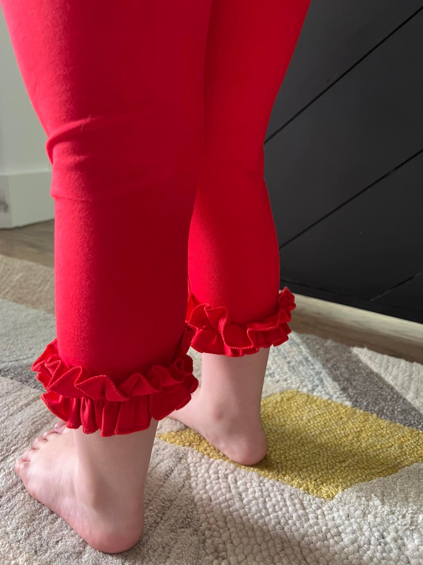 red single ruffle icing capris