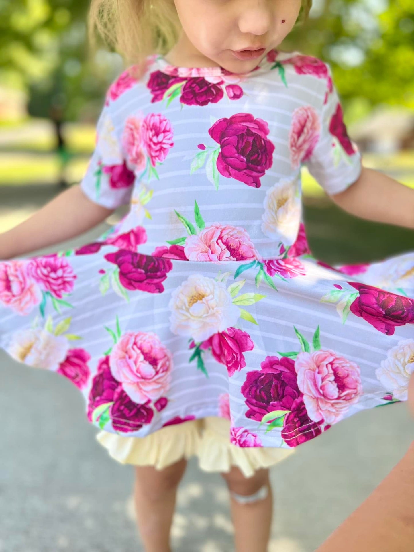 big floral stripe ss twirl top