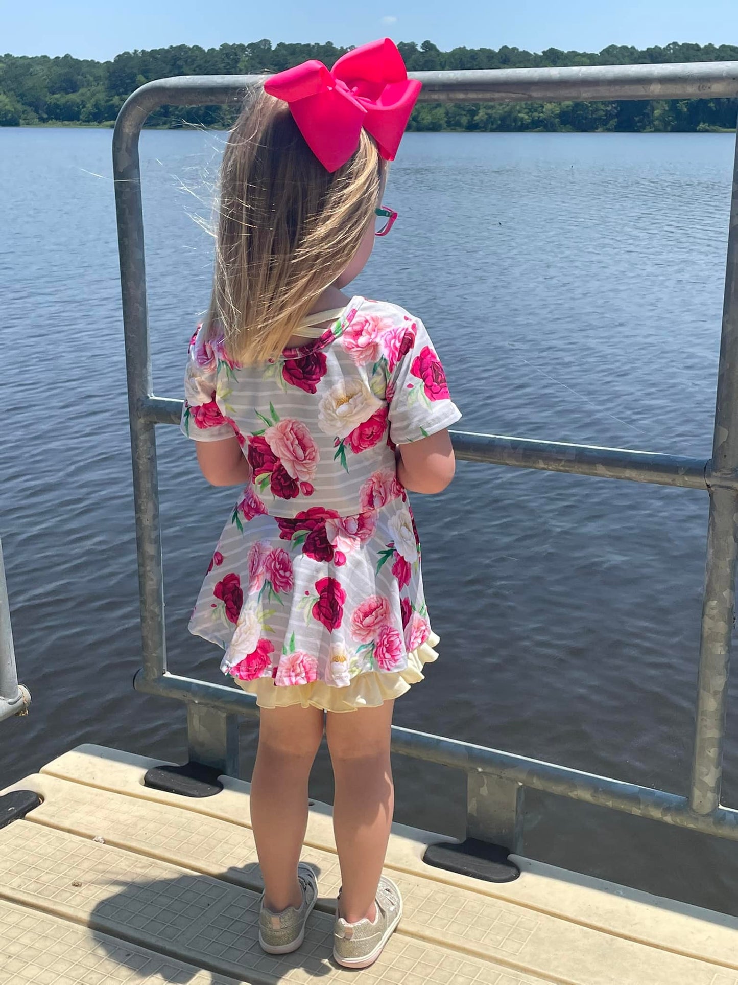 big floral stripe ss twirl top