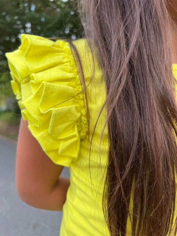 electric yellow flutter