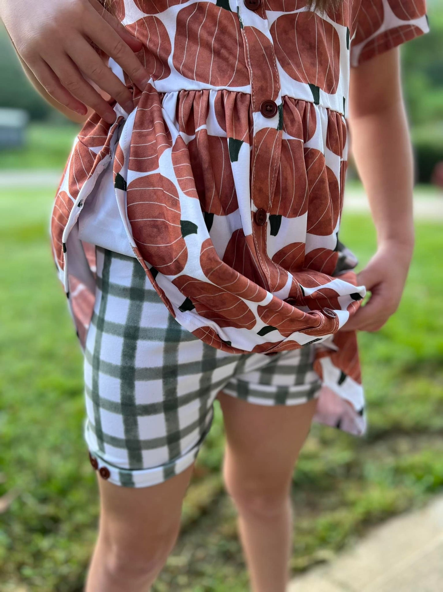 Moss gingham button shorts