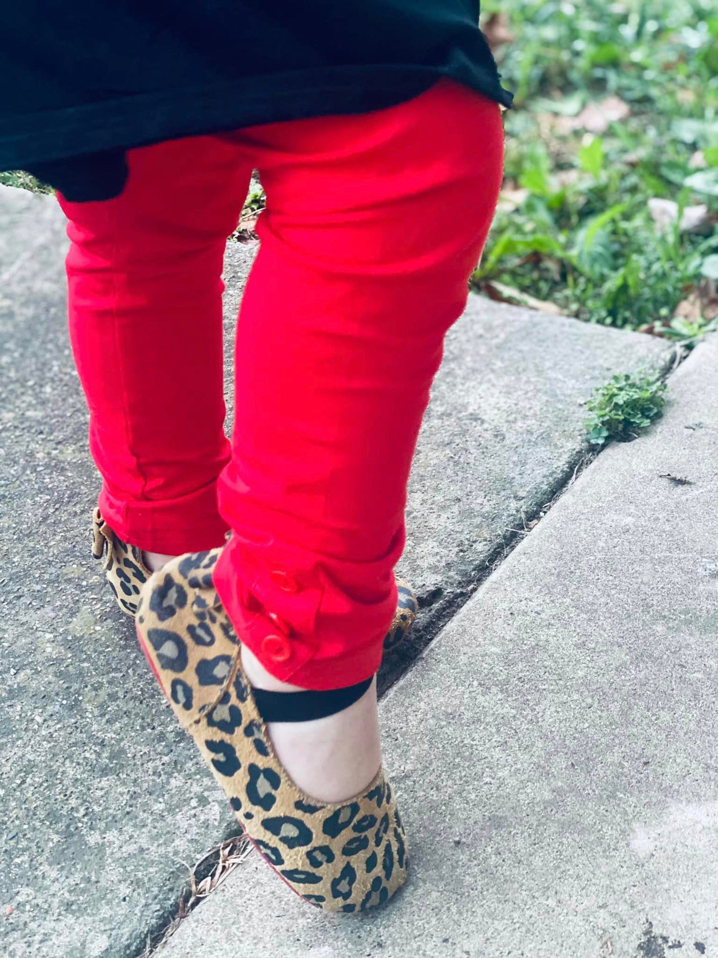 red button leggings