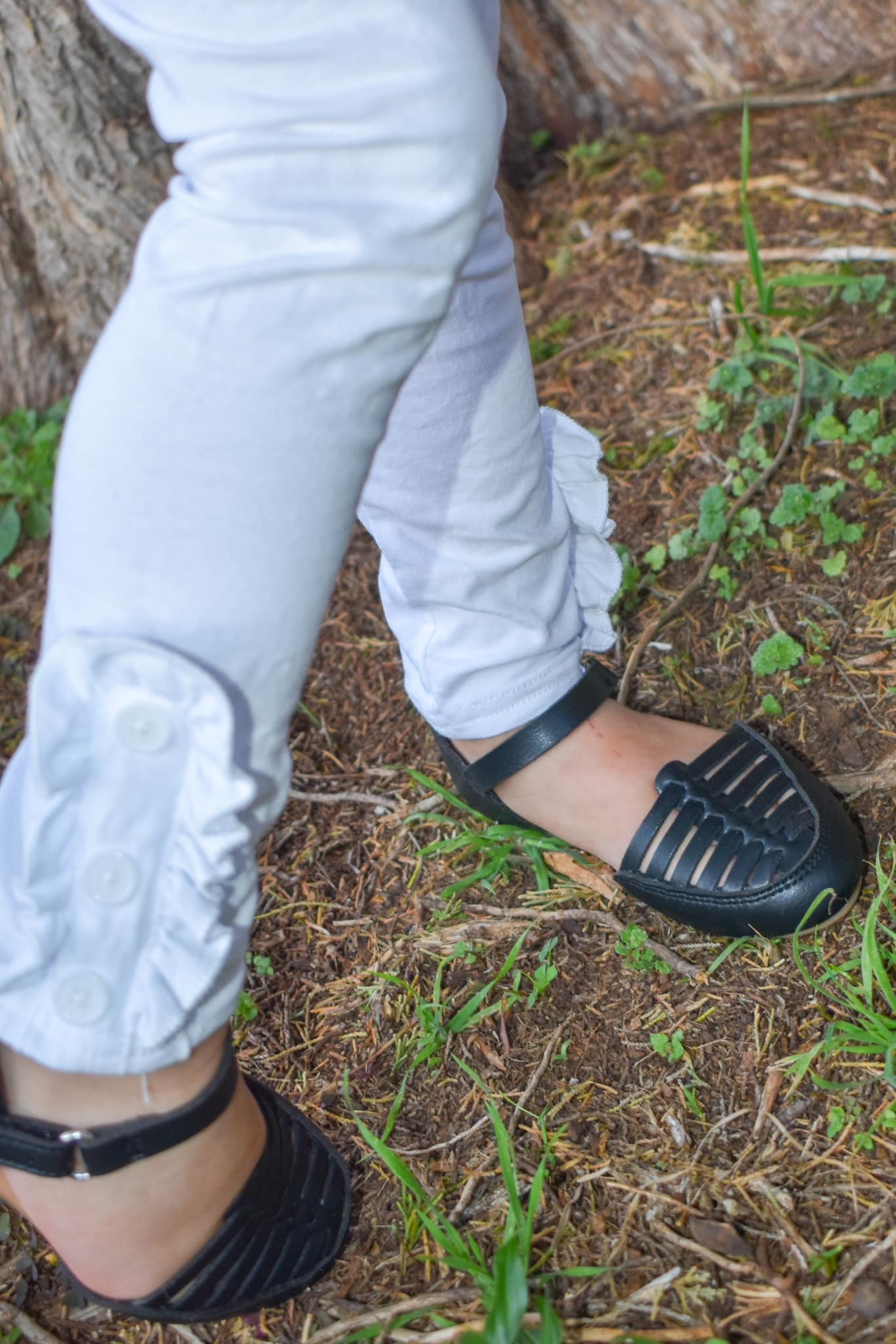 white ruffle button leggings